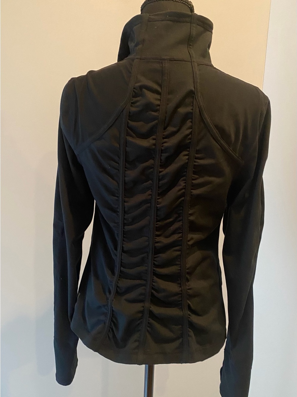 Zella Women’s Black Fitted Zip-Up Jacket Lightweight Fit - Picture 3 of 7